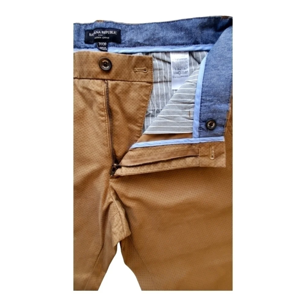 Banana Republic 32”x29” Aiden Chino, GUC Men's light brown flat front tailored